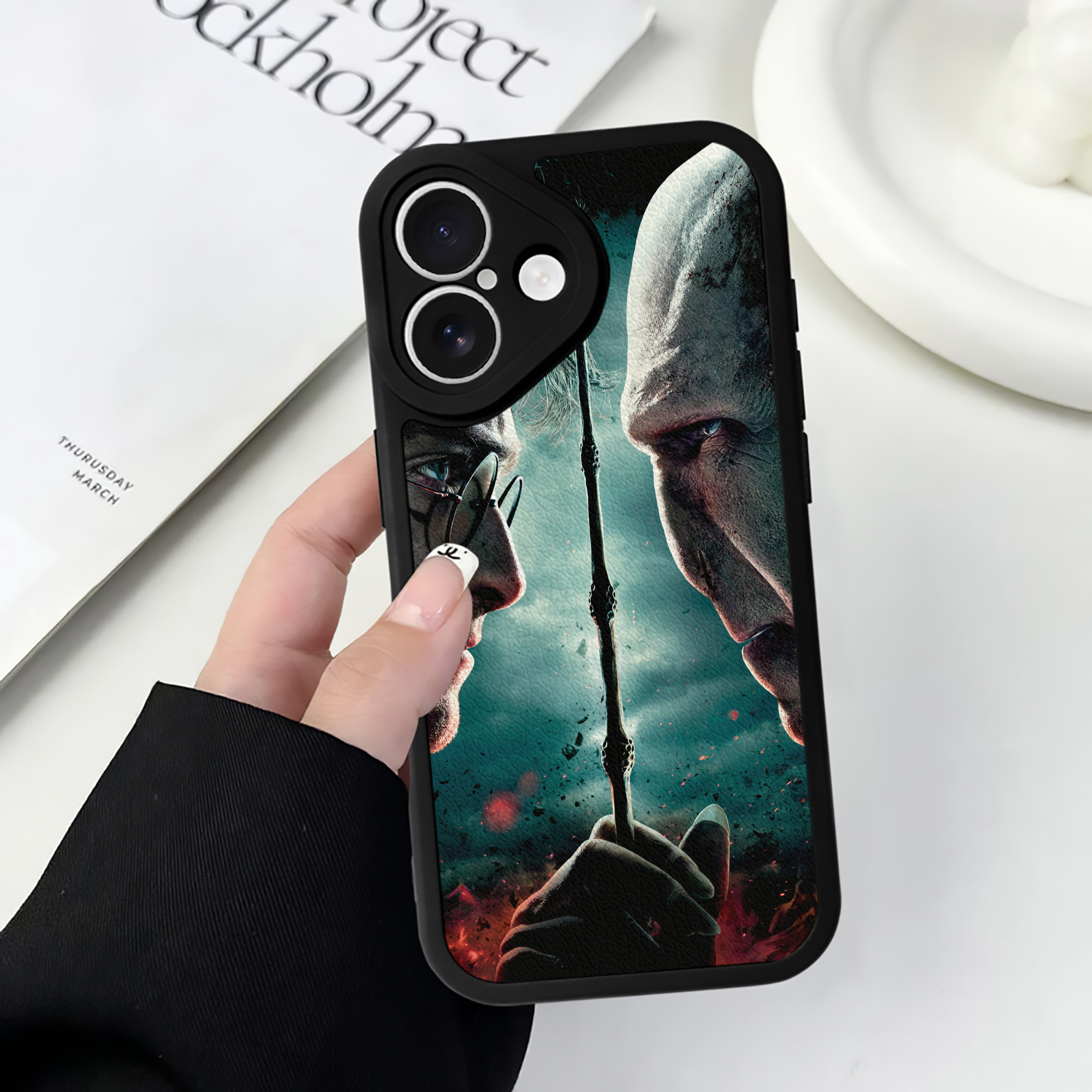 （画像用） Harry Potter ハリー・ポッターシリーズ 【iPhone 16シリーズ対応】シリコンスマホケース（レザー調） 材質：シリコン